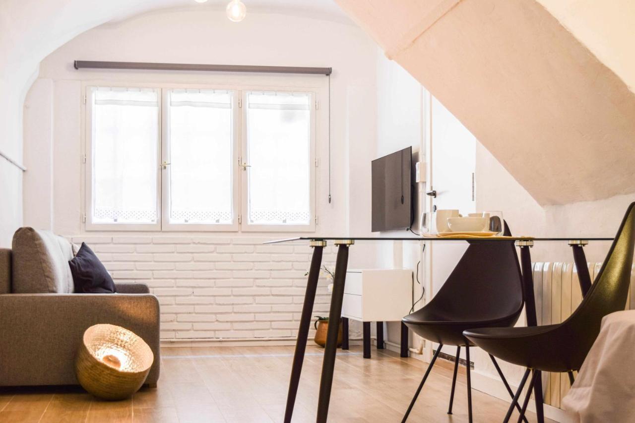 Casa Besalú LEstudi Apartamento en el centro de Besalú Bagian luar foto
