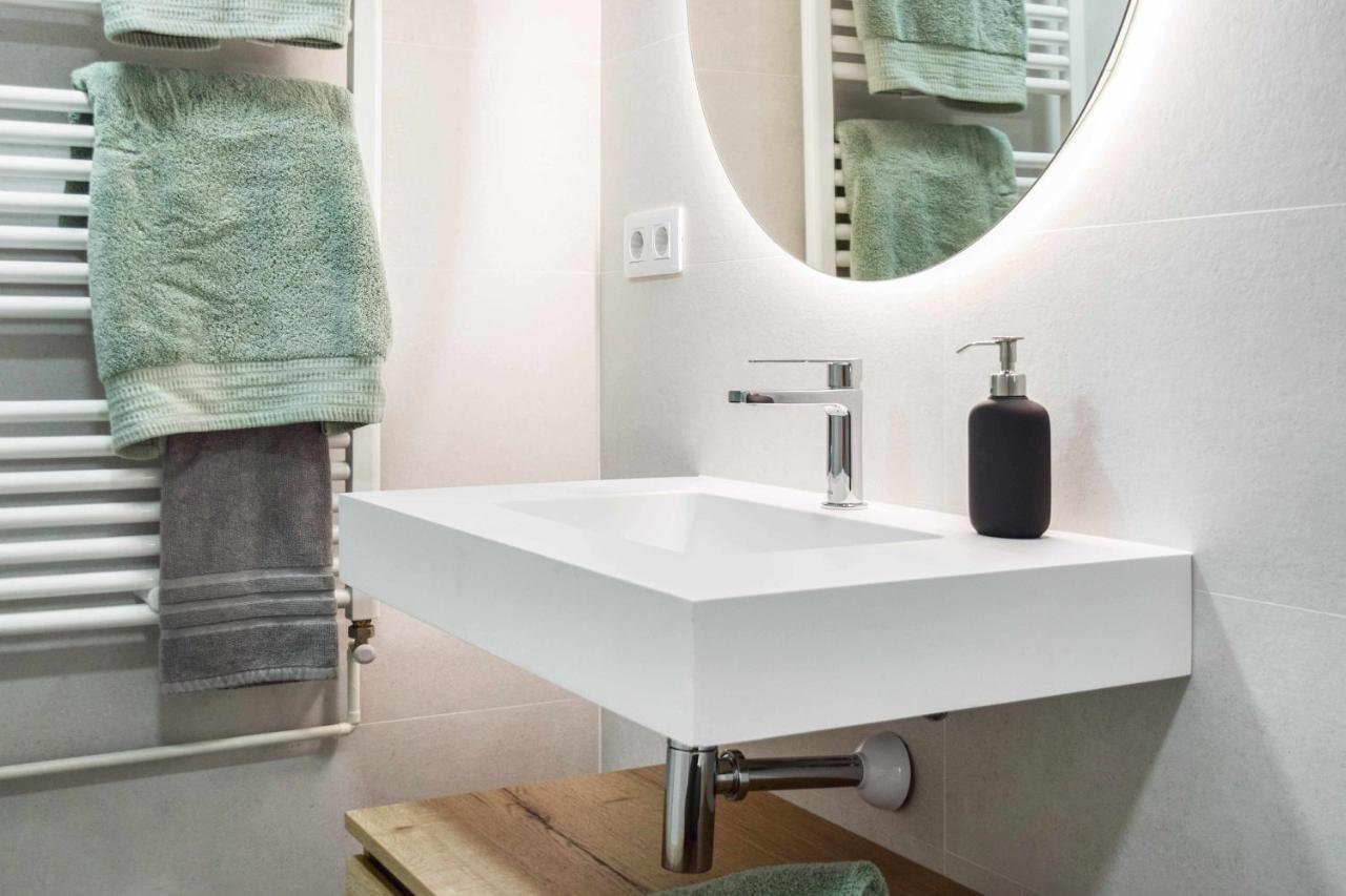 Casa Besalú LEstudi Apartamento en el centro de Besalú Bagian luar foto