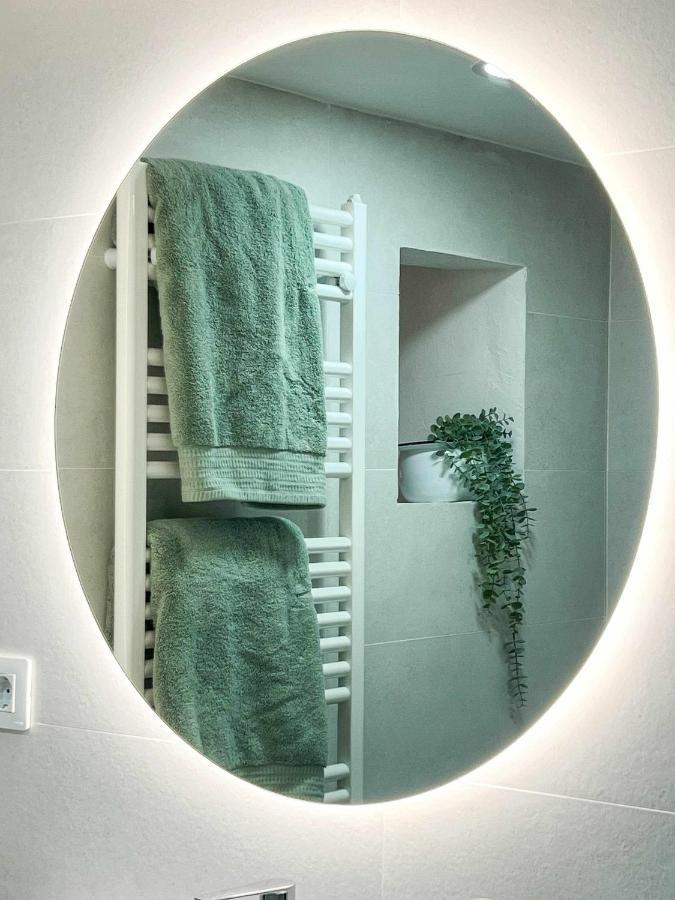 Casa Besalú LEstudi Apartamento en el centro de Besalú Bagian luar foto
